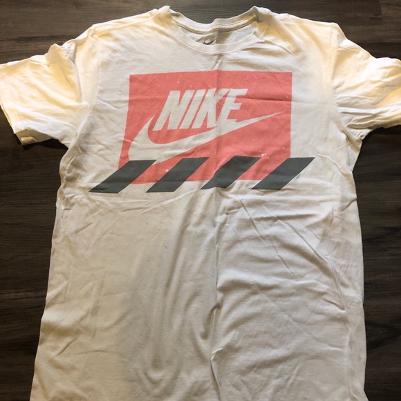 Men’s Nike tee - Picture 2 of 5